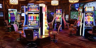 Studio Monopoly Live di bravo mpo menampilkan host, papan 3D, dan spinning wheel fisik